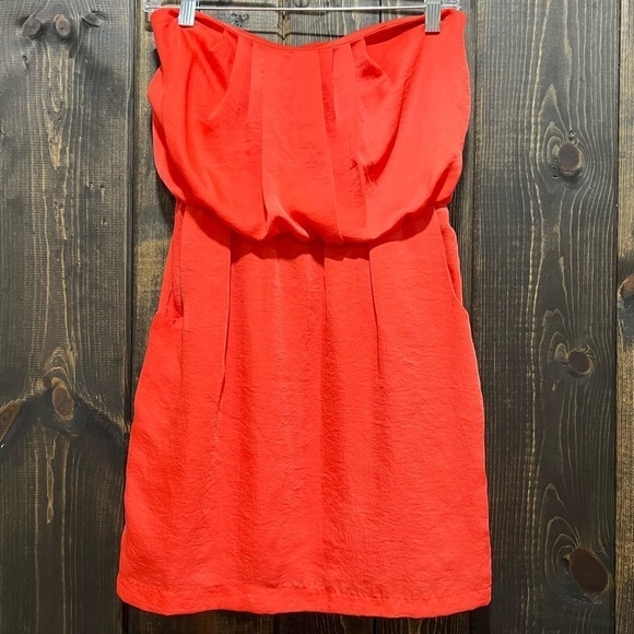 City Triangles Mini Dress S Strapless Light Red Shiny Sheen Date Night - Picture 1 of 9